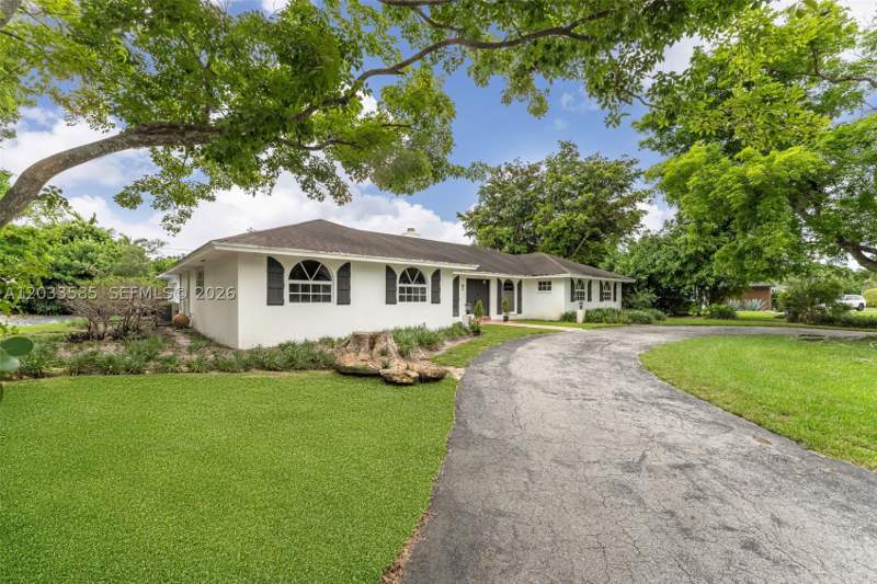 5 bedroom SingleFamilyResidence at 7603 SW 91st Ave, Kendalwood Pines, Miami — photo 2