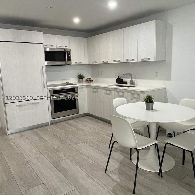 1 bedroom Condominium at 45 SW 9th St 1407, Brickell Heights East Con, Miami — photo 2