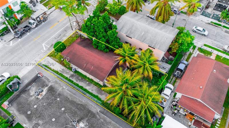 2 bedroom SingleFamilyResidence at 1267 NW 3rd St, Lawrence Est Land Co, Miami — photo 2
