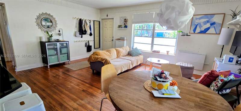 2 bedroom SingleFamilyResidence at 1135 NE 133 rd St, Irons Manor 4th Addn, North Miami — photo 5