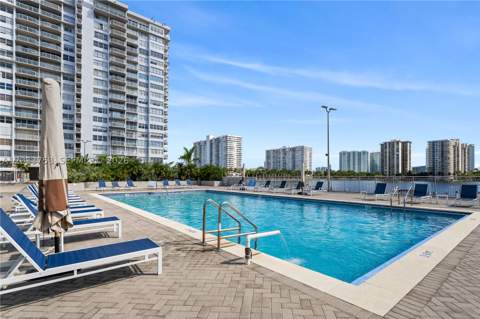 18011 Biscayne Blvd 902, Aventura FL - photo 9 of 31