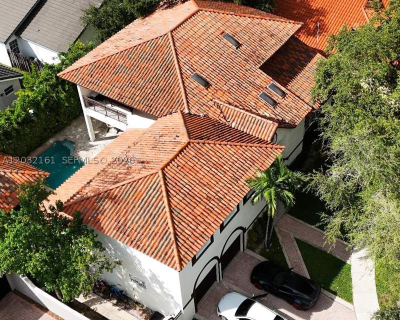 5 bedroom SingleFamilyResidence at 15106 NW 89th Ct, Alameda Northwest, Miami Lakes — photo 3