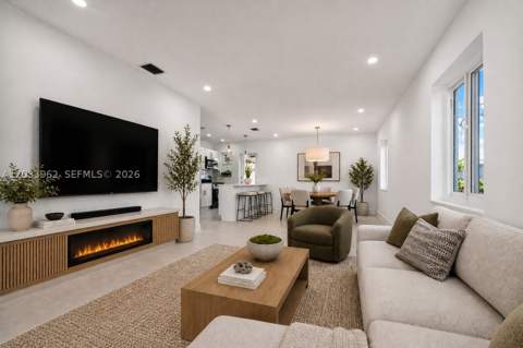 1044 NE 4th Ave, Homestead FL - photo 11 of 30