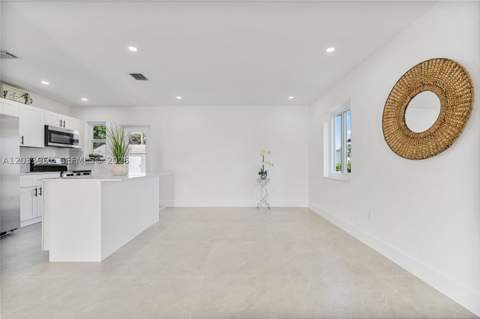 1044 NE 4th Ave, Homestead FL - photo 14 of 30