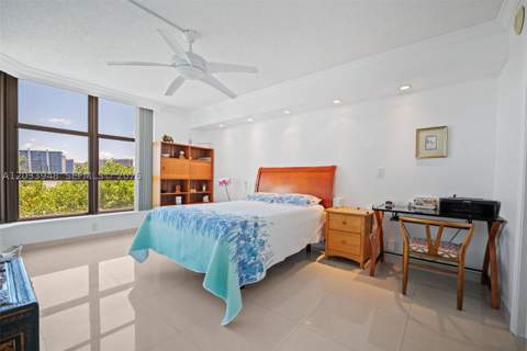 19101 NE 36th Ct 504, Aventura FL - photo 11 of 23