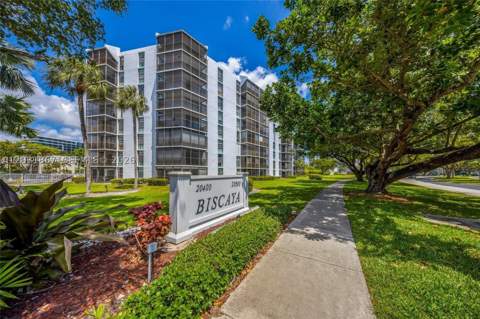 20400 Country Club Dr 203, Aventura FL - photo 15 of 19