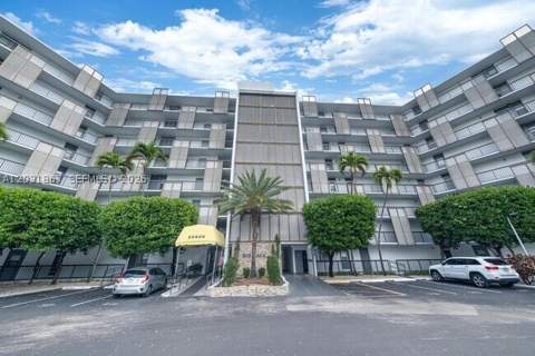 20400 Country Club Dr 203, Aventura FL - photo 16 of 19