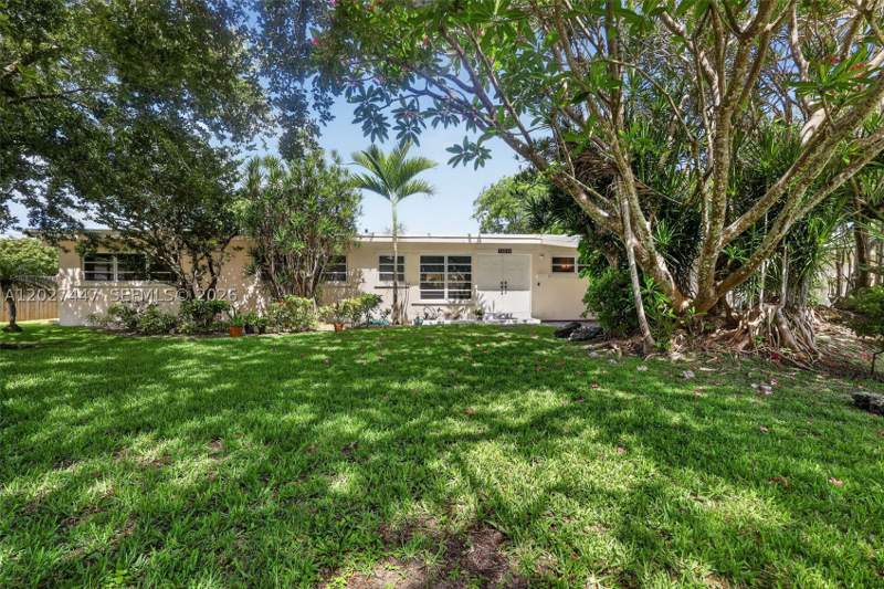 4 bedroom SingleFamilyResidence at 13830 SW 79th Ct, Helenwood Estates, Palmetto Bay — photo 3
