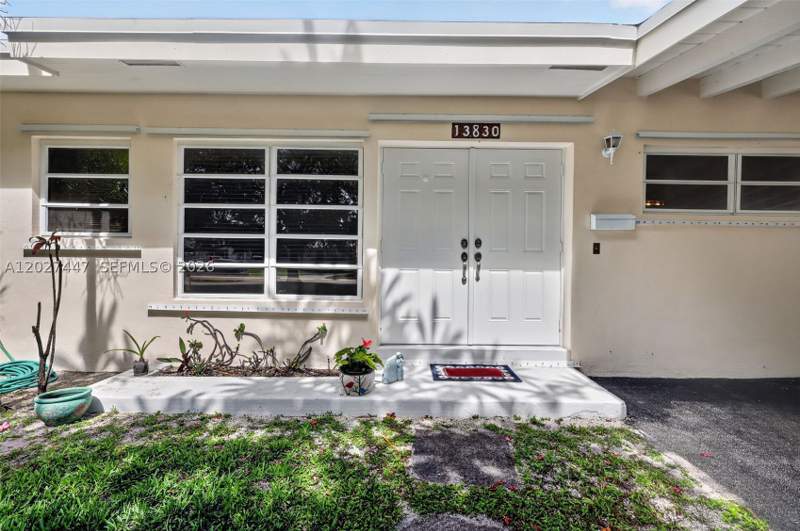 4 bedroom SingleFamilyResidence at 13830 SW 79th Ct, Helenwood Estates, Palmetto Bay — photo 4