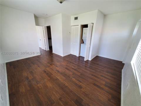 300 NW 84th Ter 300, Miami FL - photo 6 of 21