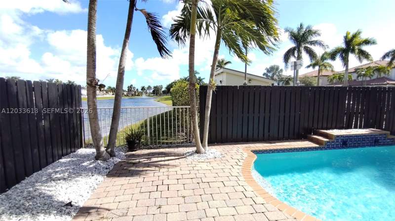 5 bedroom SingleFamilyResidence at 6743 SW 163rd Pl, Crestview Lakes, Miami — photo 3