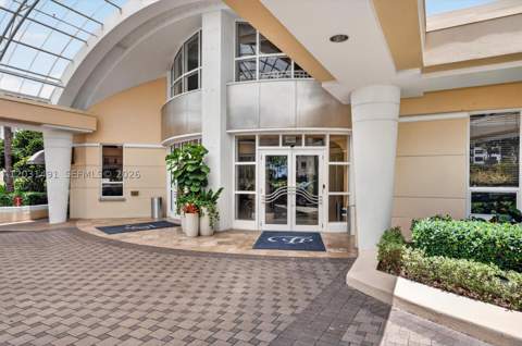 848 Brickell Key Dr 3402, Miami FL - photo 8 of 84