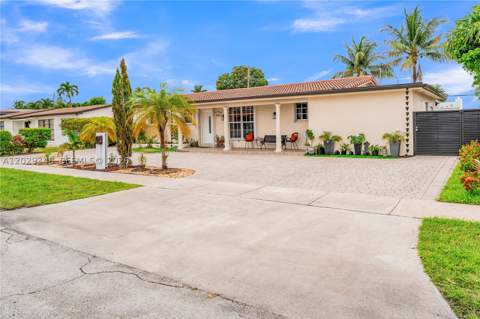884 W 72nd Pl, Hialeah FL - photo 13 of 53