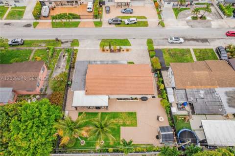 884 W 72nd Pl, Hialeah FL - photo 9 of 53