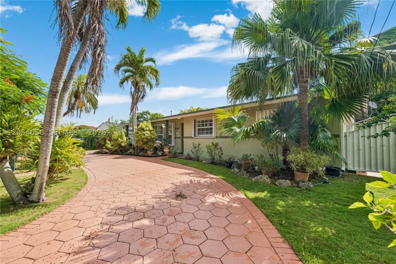 4 bedroom SingleFamilyResidence at 6081 SW 109th Ct, Westwood Estates 1st Addn, Miami — photo 3