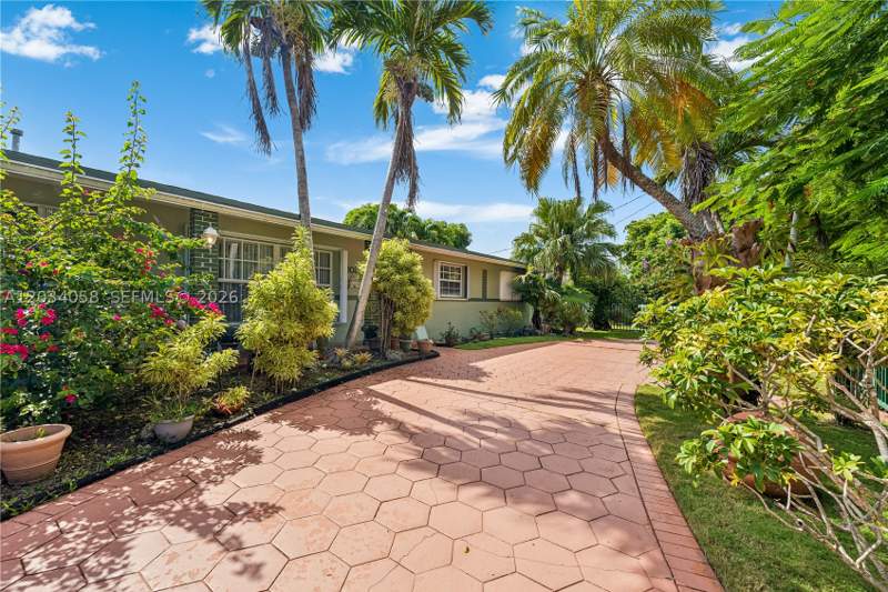 4 bedroom SingleFamilyResidence at 6081 SW 109th Ct, Westwood Estates 1st Addn, Miami — photo 4