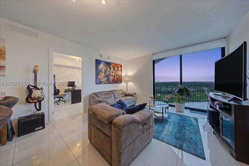 2 bedroom Condominium at 5252 NW 85th Ave 1410, 5252 PASEO CONDO, Doral — photo 4