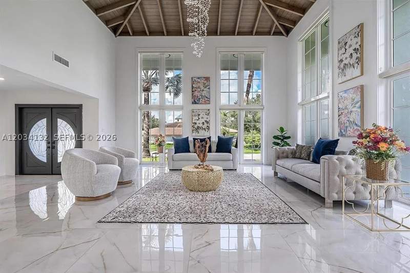 5 bedroom SingleFamilyResidence at 15201 SW 74th Pl, Alan Grove Estates First, Palmetto Bay — photo 2
