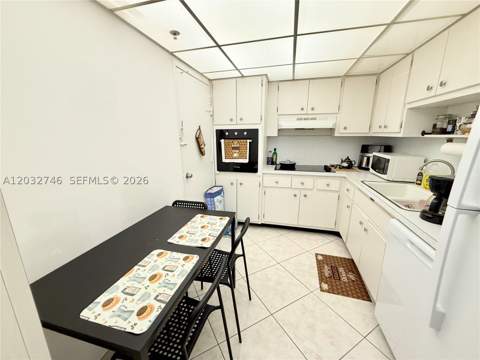 400 Kings Point Dr 309, Sunny Isles Beach FL - photo 14 of 34