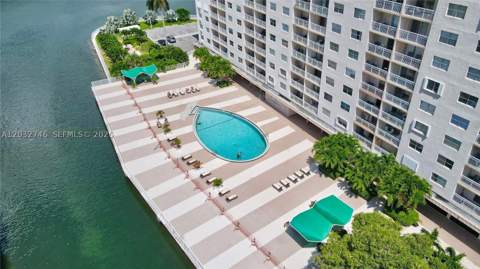 400 Kings Point Dr 309, Sunny Isles Beach FL - photo 21 of 34