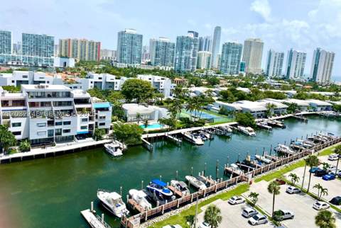 400 Kings Point Dr 309, Sunny Isles Beach FL - photo 6 of 34