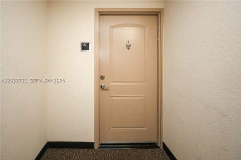 100 Bayview Dr 527, Sunny Isles Beach FL - photo 17 of 98