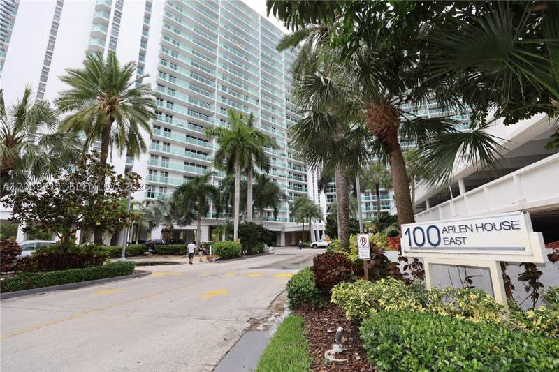 2 bedroom Condominium at 100 Bayview Dr 527, Arlen House East Condo, Sunny Isles Beach — photo 5