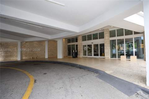 100 Bayview Dr 527, Sunny Isles Beach FL - photo 8 of 98