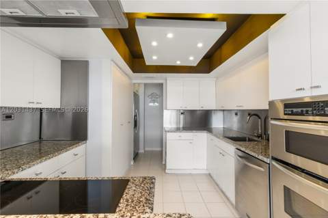 1420 Brickell Bay Dr 1405C, Miami FL - photo 13 of 32