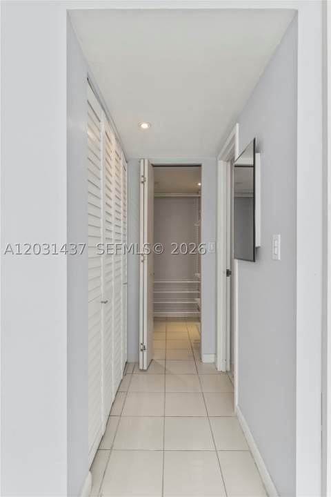 1420 Brickell Bay Dr 1405C, Miami FL - photo 17 of 32