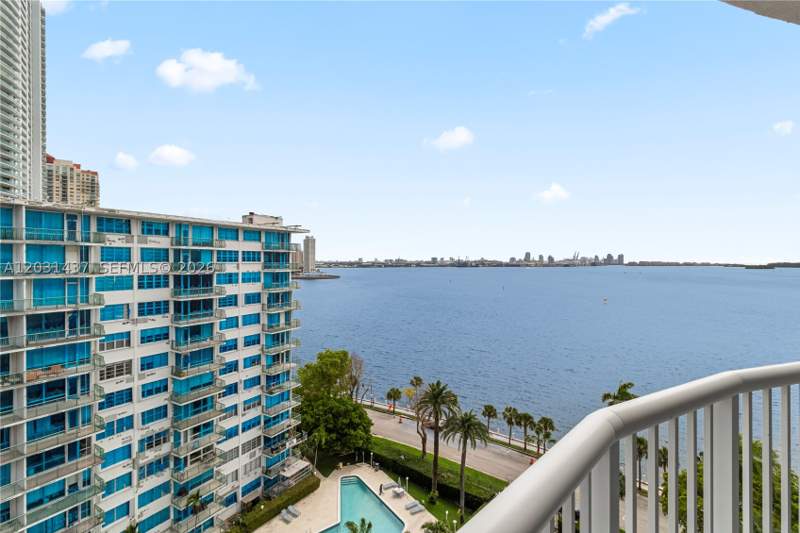 2 bedroom Condominium at 1420 Brickell Bay Dr 1405C, Bayshore Place Condo, Miami — photo 3