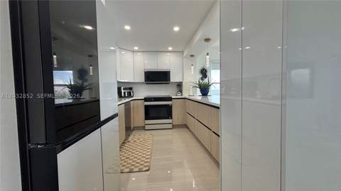 11111 NE Biscayne Blvd 16A, Miami FL - photo 16 of 56