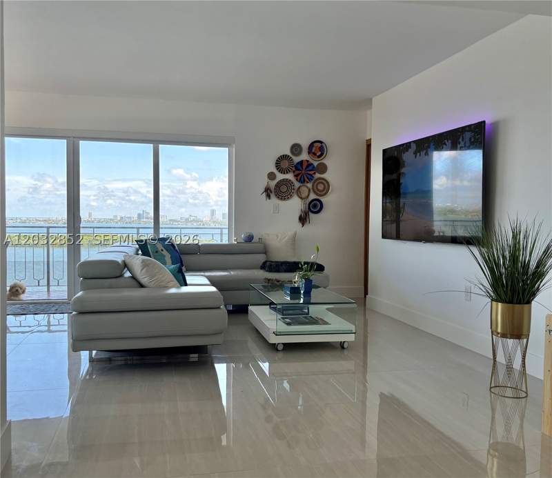 2 bedroom Condominium at 11111 NE Biscayne Blvd 16A, Jockey Club Condo, Miami — photo 5