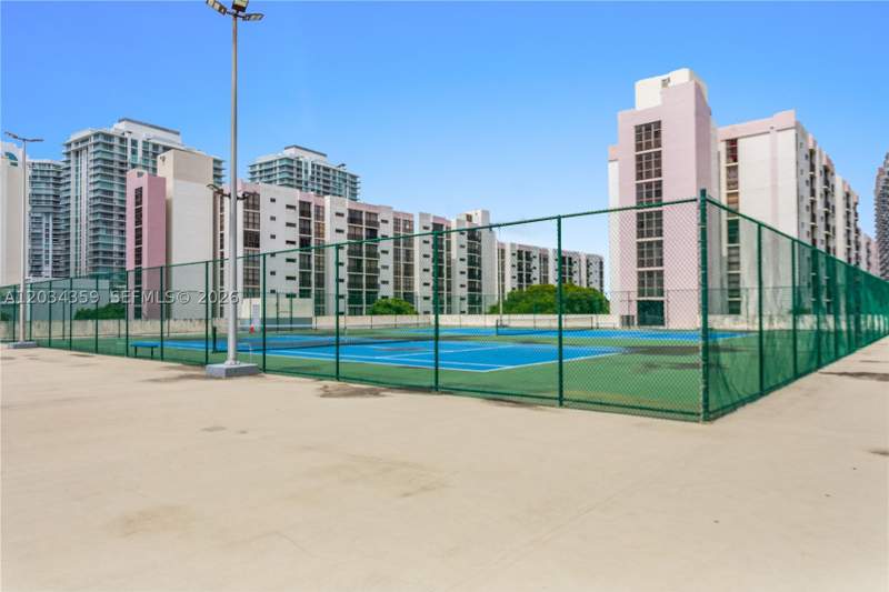 2 bedroom Condominium at 17021 N Bay Rd 429, Plaza Of Americas Condo P, Sunny Isles Beach — photo 2