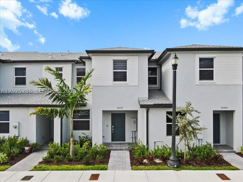 3 bedroom Townhouse at 35670 SW 178 Ct, Antillia, Miami — photo 2