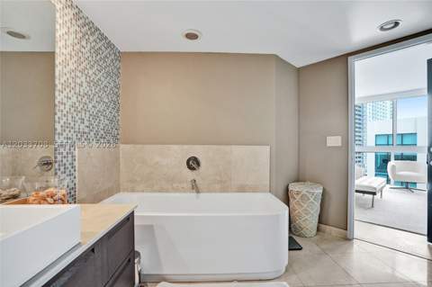 150 Sunny Isles Blvd 1-1601, Sunny Isles Beach FL - photo 13 of 32