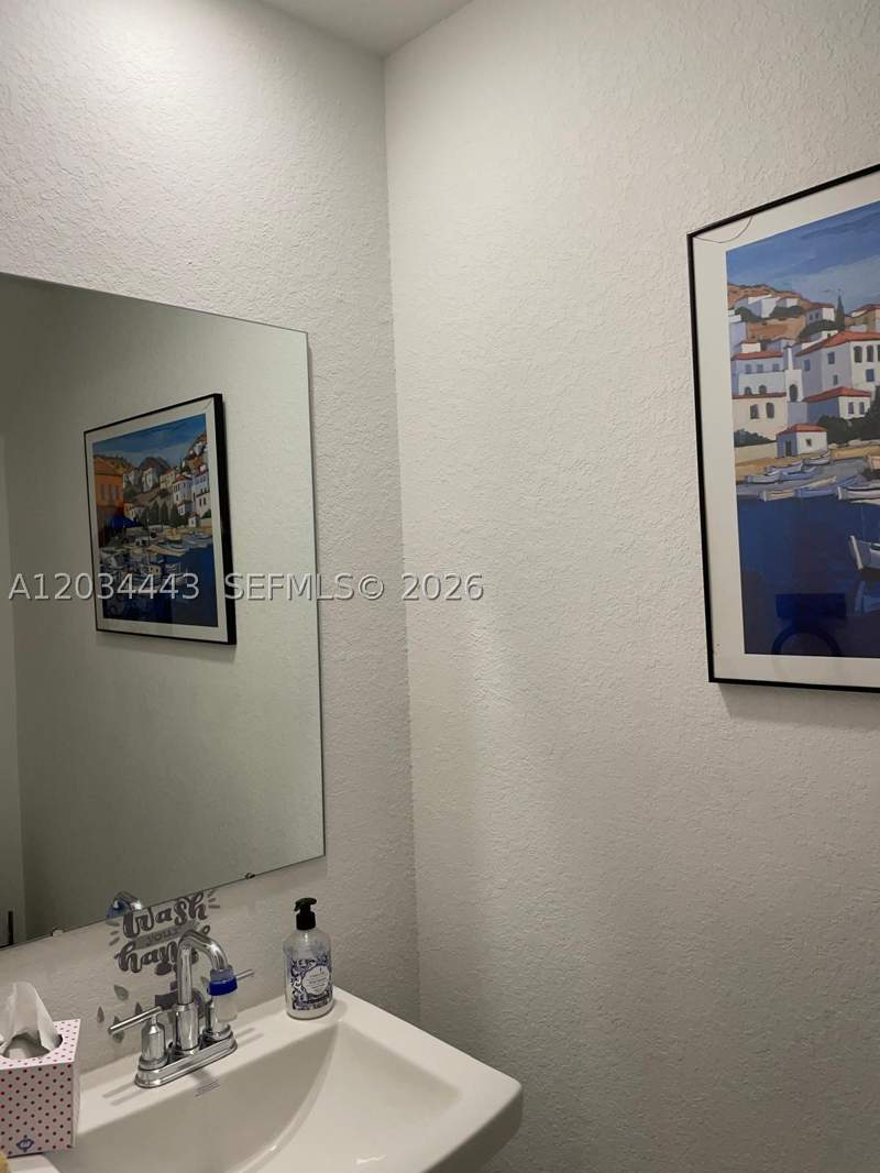 2 bedroom Townhouse at 556 NE 5th St, Fvp Subdivision, Florida City — photo 2