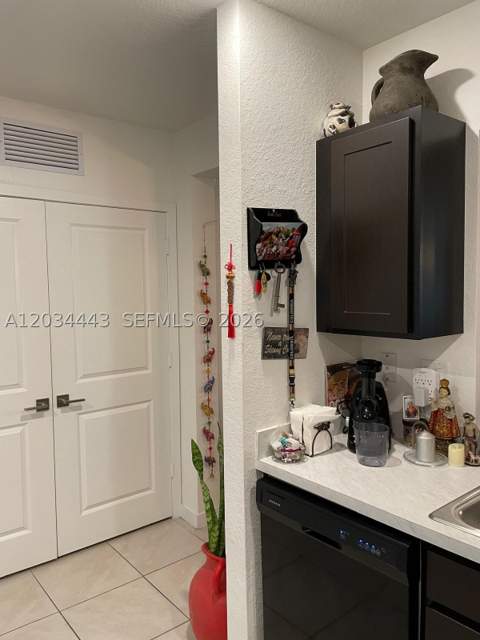 556 NE 5th St, Florida City FL - photo 6 of 21