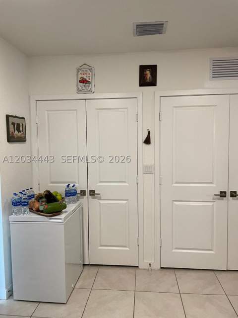 556 NE 5th St, Florida City FL - photo 8 of 21
