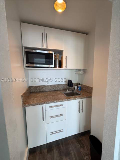 700 Biltmore Way 1216, Coral Gables FL - photo 8 of 22