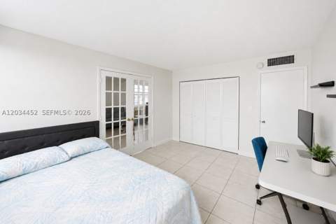 2016 Bay Dr 504, Miami Beach FL - photo 11 of 39
