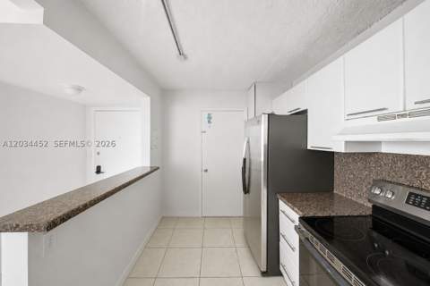 2016 Bay Dr 504, Miami Beach FL - photo 8 of 39