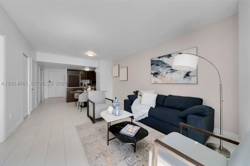 2 bedroom Condominium at 485 Brickell Ave 1709, Icon Brickell Condo No 3, Miami — photo 4