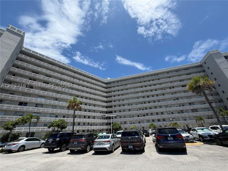 1 bedroom Condominium at 1401 NE Miami Gardens Dr 891, Fifth Moorings Condo, Miami — photo 2