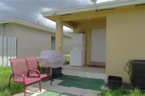942 SW 8th Pl, Florida City FL - photo 12 of 16