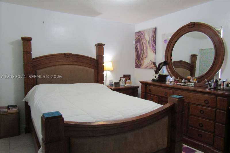 3 bedroom SingleFamilyResidence at 942 SW 8th Pl, Villas Of Palm Bay, Florida City — photo 4
