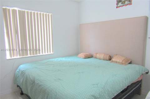 942 SW 8th Pl, Florida City FL - photo 9 of 16