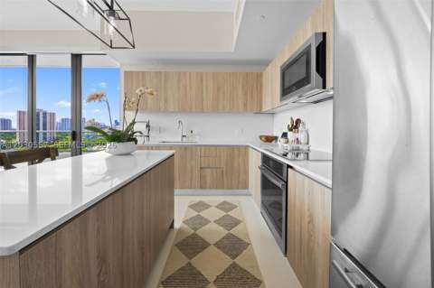 2960 NE 207th St 10, Aventura FL - photo 6 of 27