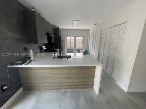 5733 NW 100th Ct, Doral FL - photo 13 of 68