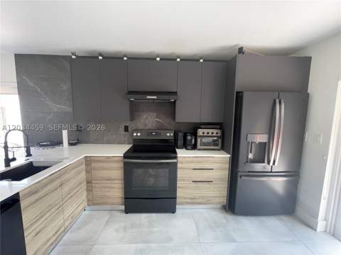 5733 NW 100th Ct, Doral FL - photo 16 of 68